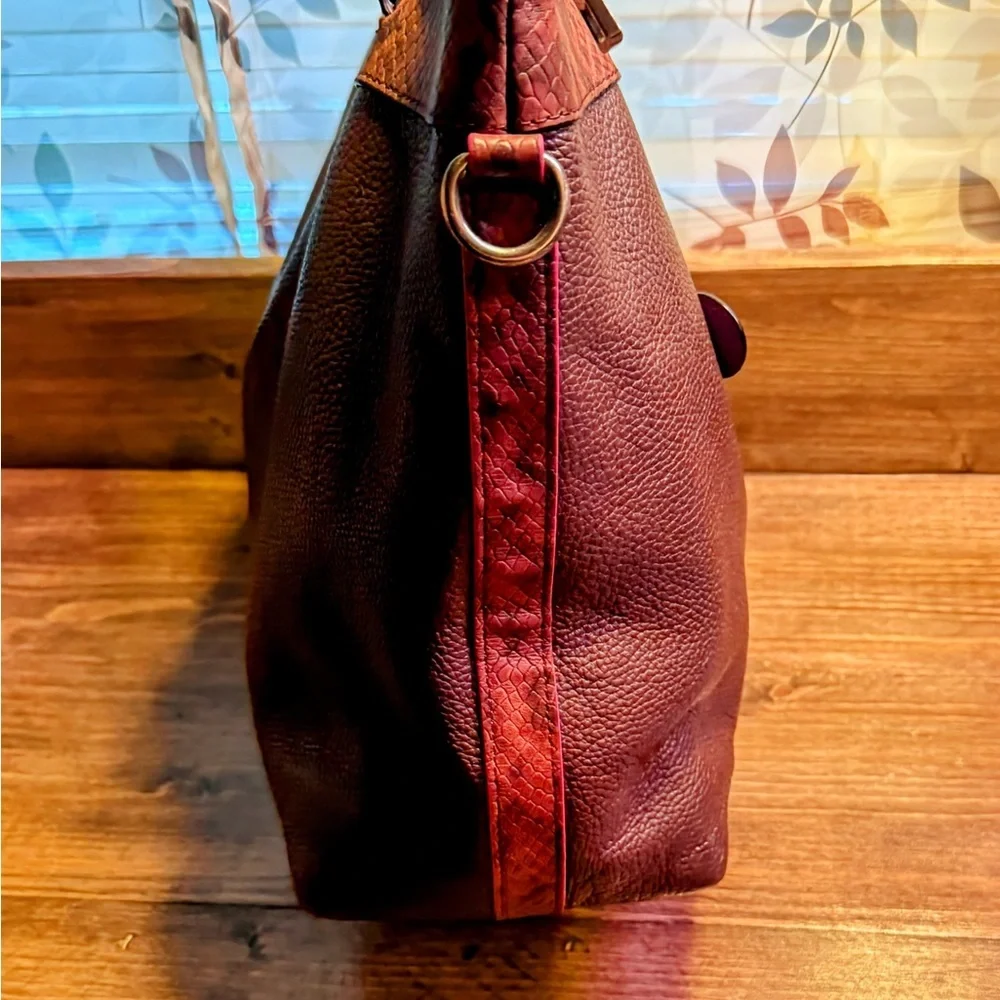 STUNNING β¨ Coach Embossed Leather Tote β Wine/Burgundy with Snake Print Trim β¨β - Picture 3 of 14
